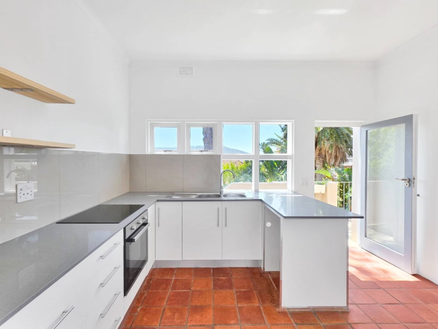 2 Bedroom Property for Sale in Vredehoek Western Cape